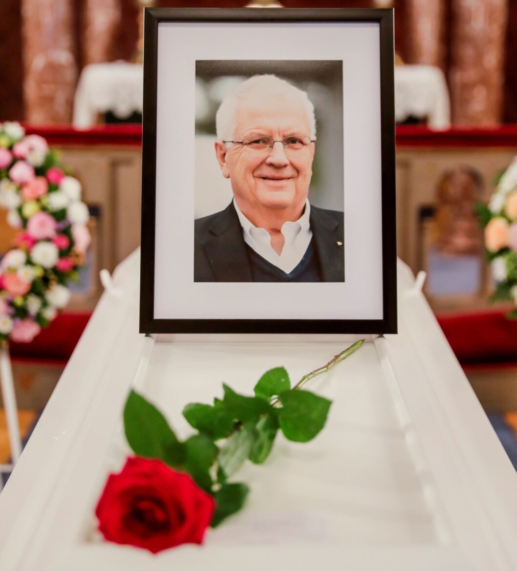 Tidligere på dagen ble Svein Arne Hansen bisatt fra Ullern kirke. Tidligere på dagen ble Svein Arne Hansen bisatt fra Ullern kirke.