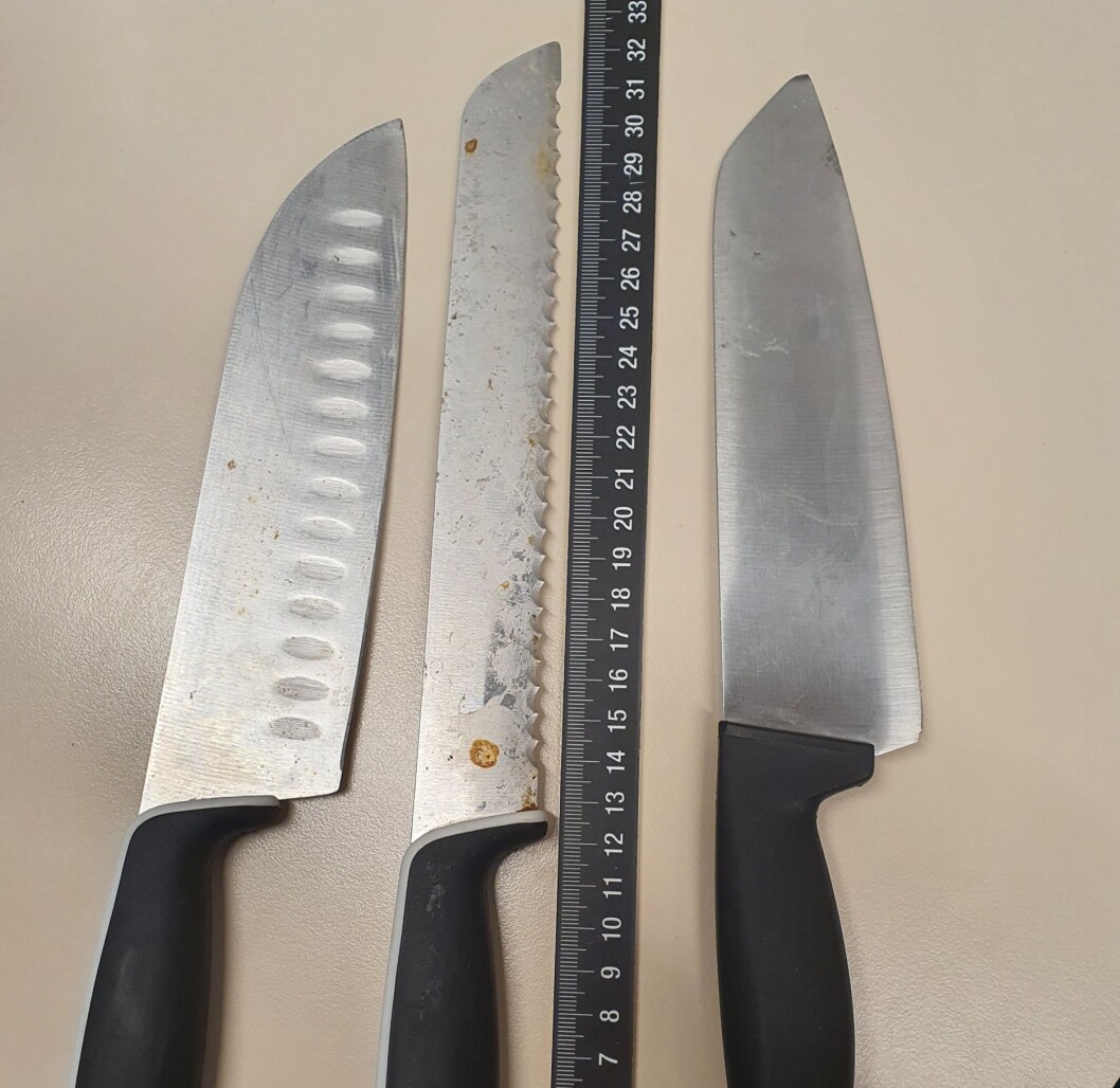 Knivene politiet beslagla fra den berusede mannen. Knivene politiet beslagla fra den berusede mannen.