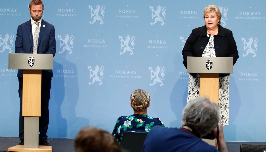 I april nedsatte statsminister Erna Solberg (H) og helseminister Bent Høie (H) en uavhengig granskningskommisjon for å kartlegge myndighetenes håndtering av koronakrisen. I april nedsatte statsminister Erna Solberg (H) og helseminister Bent Høie (H) en uavhengig granskningskommisjon for å kartlegge myndighetenes håndtering av koronakrisen.