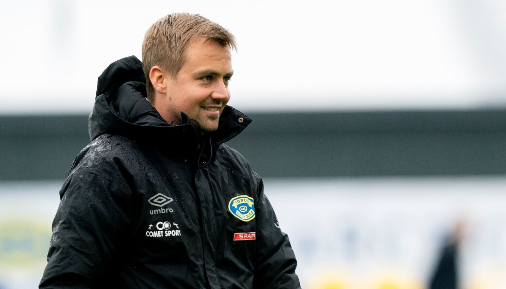 Grorudtrener Eirik Kjønø kunne smile ved pause. Hans 11 utvalgte rystet Ranheim og ledet 3-1 da kampen var halvspilt. Grorudtrener Eirik Kjønø kunne smile ved pause. Hans 11 utvalgte rystet Ranheim og ledet 3-1 da kampen var halvspilt.