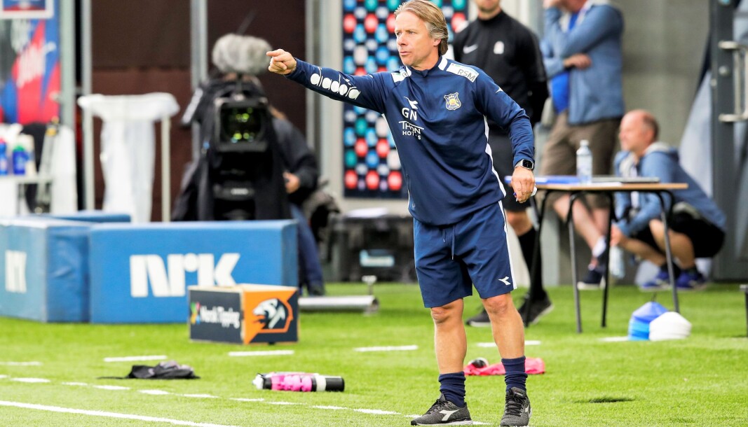 Røa-trener Geir Nordby hadde ikke stort å juble over under søndagens kamp mot Stabæk. Røa-trener Geir Nordby hadde ikke stort å juble over under søndagens kamp mot Stabæk.