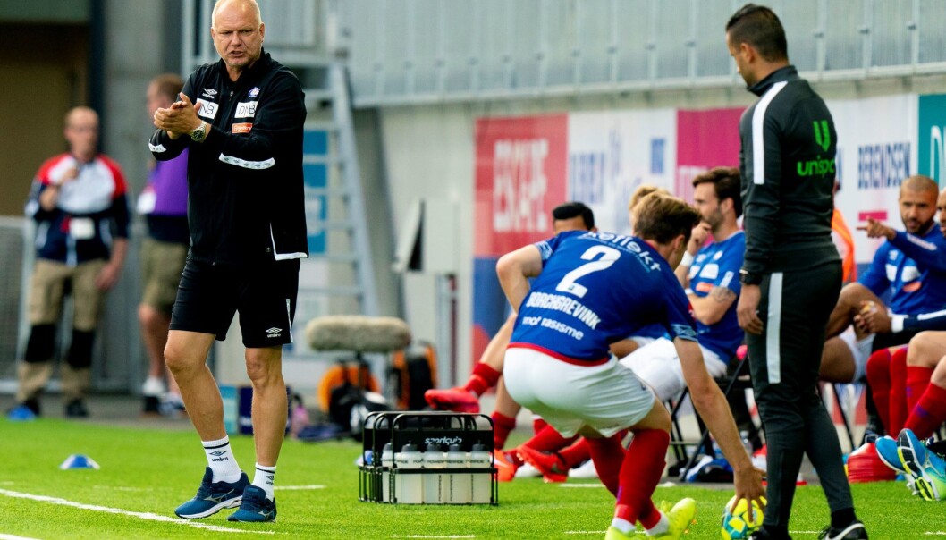 VIF-trener Dag-Eilev Fagermo står med fire kamper på rad uten tap. VIF-trener Dag-Eilev Fagermo står med fire kamper på rad uten tap.