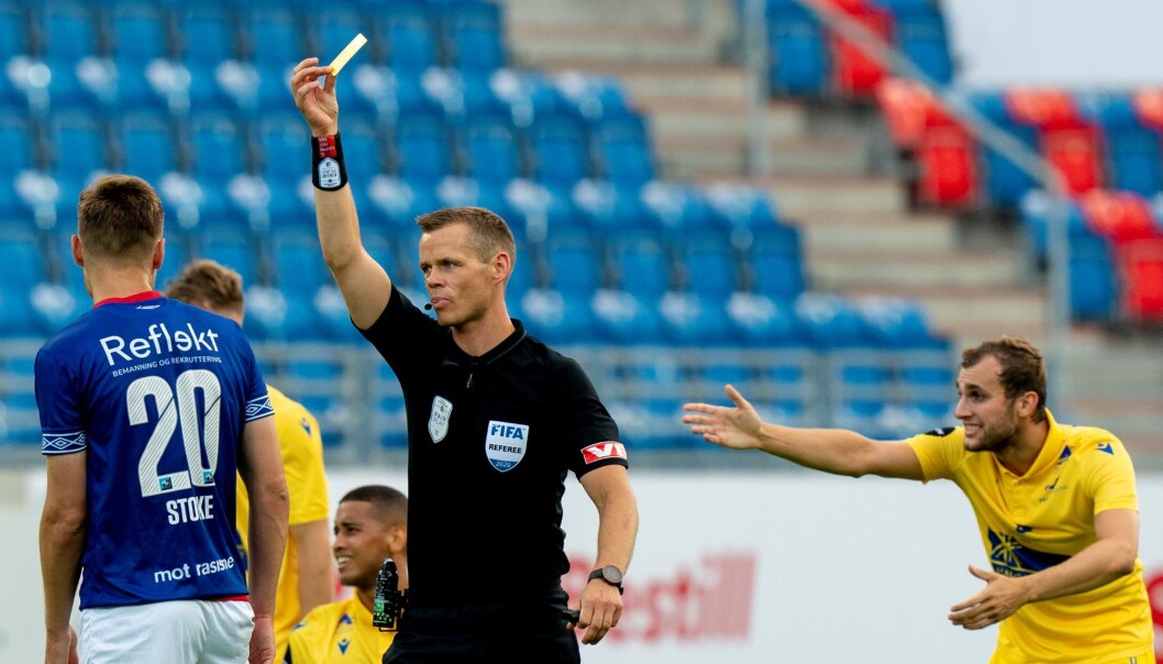 Benjamin Stokke ble ikke bare matchvinner. VIF-helten pådro seg også et gult kort. Benjamin Stokke ble ikke bare matchvinner. VIF-helten pådro seg også et gult kort.