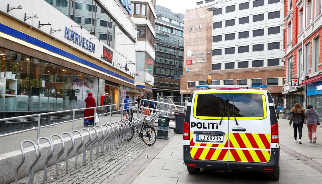 Ingen mistenkte er pågrepet etter at en person ble slått ned i Brugata i natt. Ingen mistenkte er pågrepet etter at en person ble slått ned i Brugata i natt.