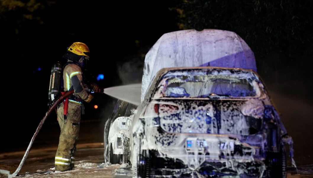 Politiet fikk kontroll på bilbrannene ved 02-tiden i natt. Politiet fikk kontroll på bilbrannene ved 02-tiden i natt.