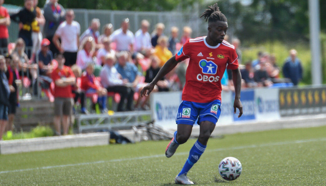 David Hickson tenget seg for ett av målene da Skeid slo Fløya 6-0 i Tromsø. David Hickson tenget seg for ett av målene da Skeid slo Fløya 6-0 i Tromsø.