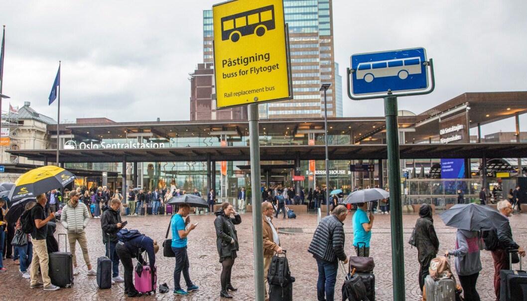 — Kapasiteten på jernbanenettet i Oslo-området er sprengt og ny tunnel bør realiseres så raskt som mulig, mener NHOs Nina Solli. — Kapasiteten på jernbanenettet i Oslo-området er sprengt og ny tunnel bør realiseres så raskt som mulig, mener NHOs Nina Solli.