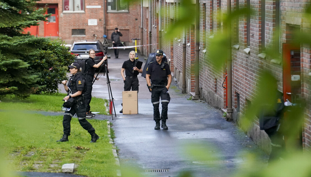 Politiet aksjonerte mannsterkt mot en boligblokk på Torshov i Oslo etter at en mann i 40-årene ble skutt i en leilighet tirsdag. Onsdag formiddag var mannen utskrevet fra sykehus. Politiet aksjonerte mannsterkt mot en boligblokk på Torshov i Oslo etter at en mann i 40-årene ble skutt i en leilighet tirsdag. Onsdag formiddag var mannen utskrevet fra sykehus.