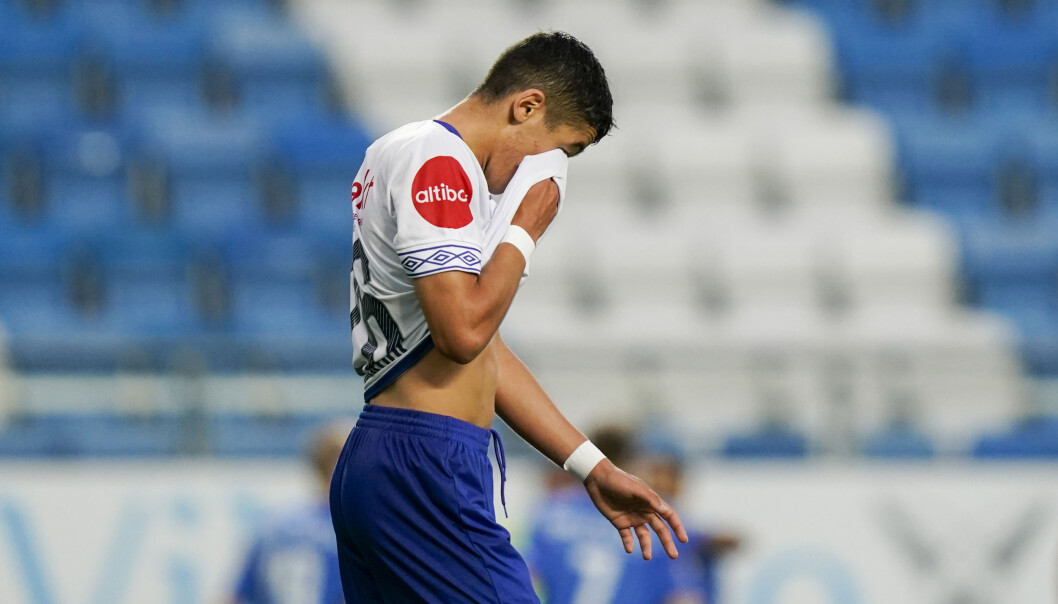 Vålerengas Osame Sahraoui depper etter 4-1 målet under eliteseriekampen i fotball mellom Molde og Vålerenga på Aker stadion. Vålerengas Osame Sahraoui depper etter 4-1 målet under eliteseriekampen i fotball mellom Molde og Vålerenga på Aker stadion.