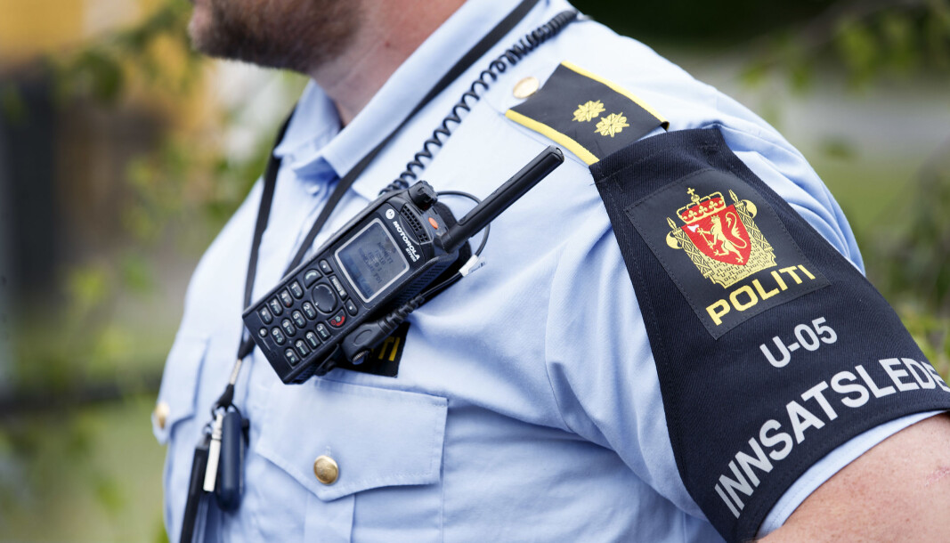 Antallet fester som blir stanset av politiet øker. Politiet mottok over 100 hendvendelser og måtte rykke ut på 54 oppdrag relatert til festing rundt omkring i byen natt til idag. - Helt uforsvarlig, sier operasjonsleder André Kråkenes. Antallet fester som blir stanset av politiet øker. Politiet mottok over 100 hendvendelser og måtte rykke ut på 54 oppdrag relatert til festing rundt omkring i byen natt til idag. - Helt uforsvarlig, sier operasjonsleder André Kråkenes.