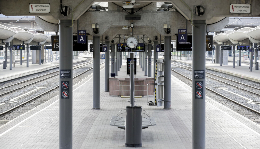 Ap, SV og Sp står bak utredningen der det foreslås å droppe ny togtunnel under Oslo. Ap, SV og Sp står bak utredningen der det foreslås å droppe ny togtunnel under Oslo.