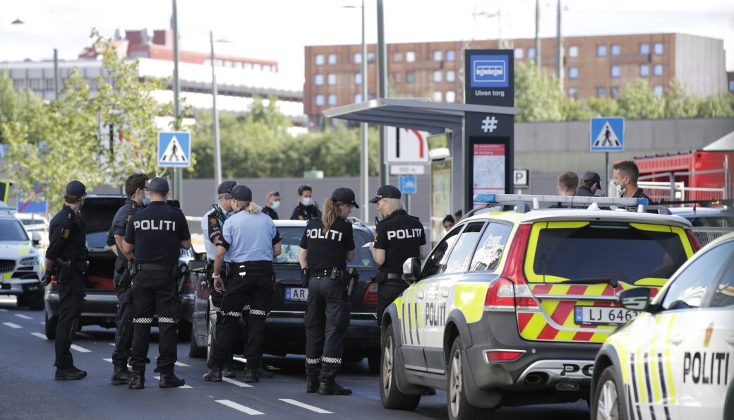 Politiet opplyser at det er brukt stikkvåpen, balltre og jernstenger i slagsmålene. Politiet opplyser at det er brukt stikkvåpen, balltre og jernstenger i slagsmålene.