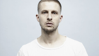 Anders Danielsen Lie, som er kjent fra filmen Oslo, 31. august, blir også en av filmens sentrale karakterer. Anders Danielsen Lie, som er kjent fra filmen Oslo, 31. august, blir også en av filmens sentrale karakterer.