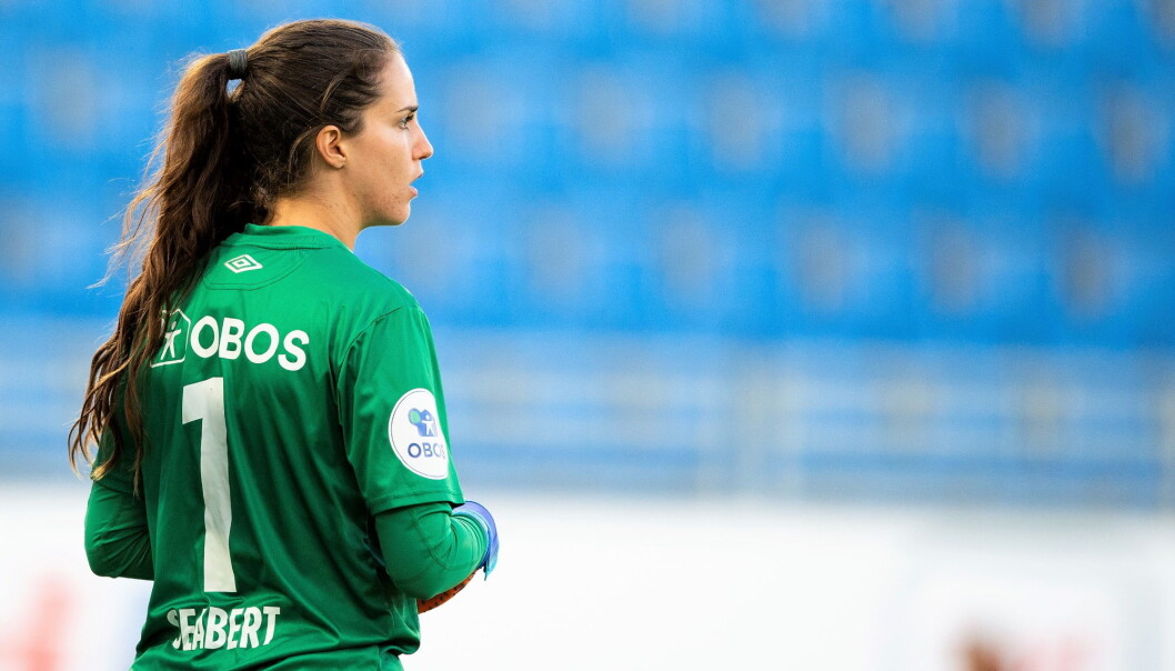Vålerenga-keeper Hannah Seabert holdt på å servere Kolbotn seieren på Initility arena fredag. Kampen endte til slutt uavgjort 1-1. Vålerenga-keeper Hannah Seabert holdt på å servere Kolbotn seieren på Initility arena fredag. Kampen endte til slutt uavgjort 1-1.
