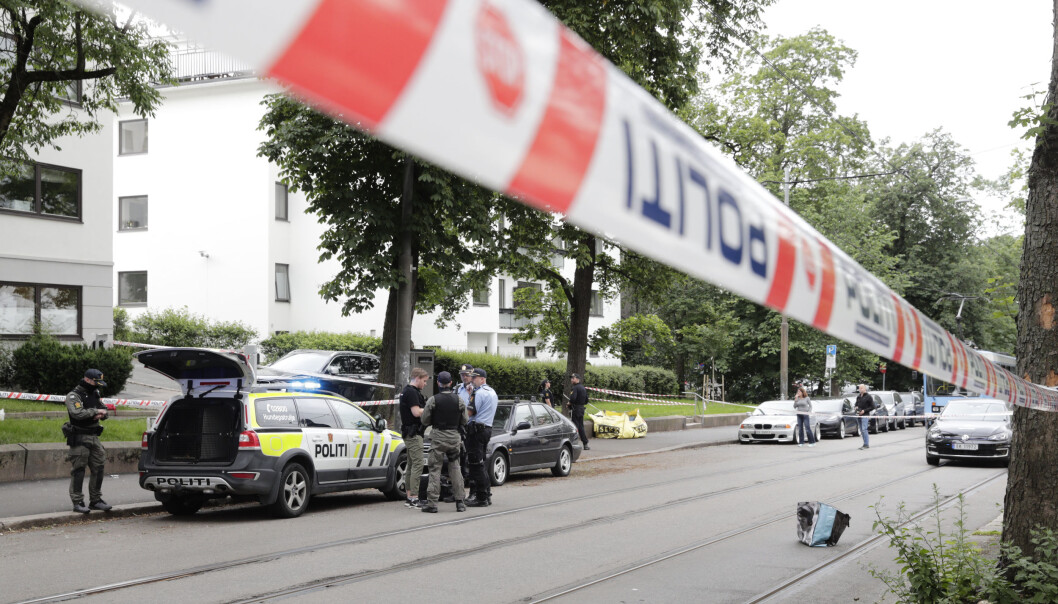 Politiet på plass rett nedenfor Solli plass 18. juni i fjor etter at en mann truet en trikkefører med kniv. Politiet på plass rett nedenfor Solli plass 18. juni i fjor etter at en mann truet en trikkefører med kniv.