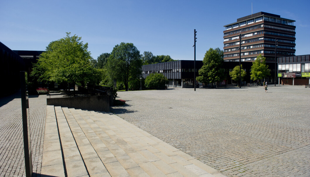 Universitetet i Oslo avlyser flere arrangementer denne uken etter at to studenter har hatt nærkontakt med en smittet person. Universitetet i Oslo avlyser flere arrangementer denne uken etter at to studenter har hatt nærkontakt med en smittet person.