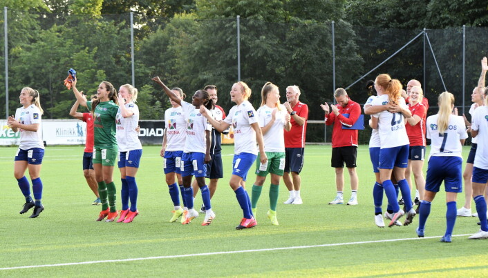 Så glade ble Vålerenga-damene etter seieren mot byrivalen Røa. Så glade ble Vålerenga-damene etter seieren mot byrivalen Røa.