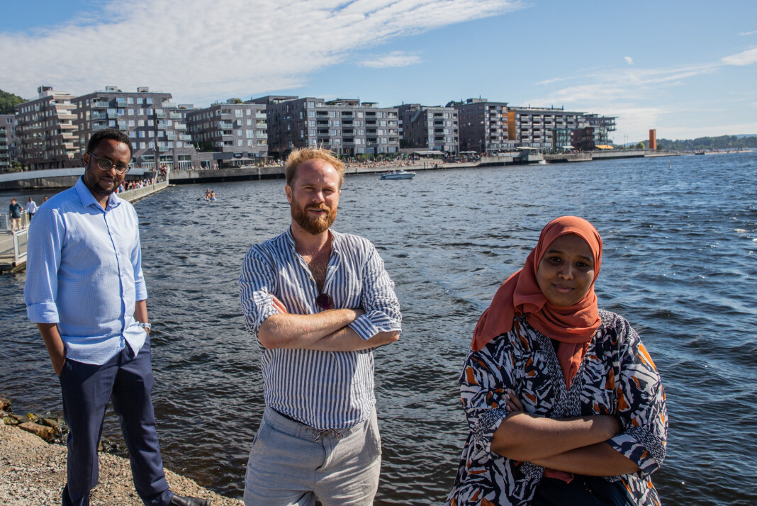 F.v. Hussein Awad Nuur, Stian Amadeus Antonsen og Marian Hussein er alle bekymret for svømmeferdigheten til de unge i Oslo. F.v. Hussein Awad Nuur, Stian Amadeus Antonsen og Marian Hussein er alle bekymret for svømmeferdigheten til de unge i Oslo.