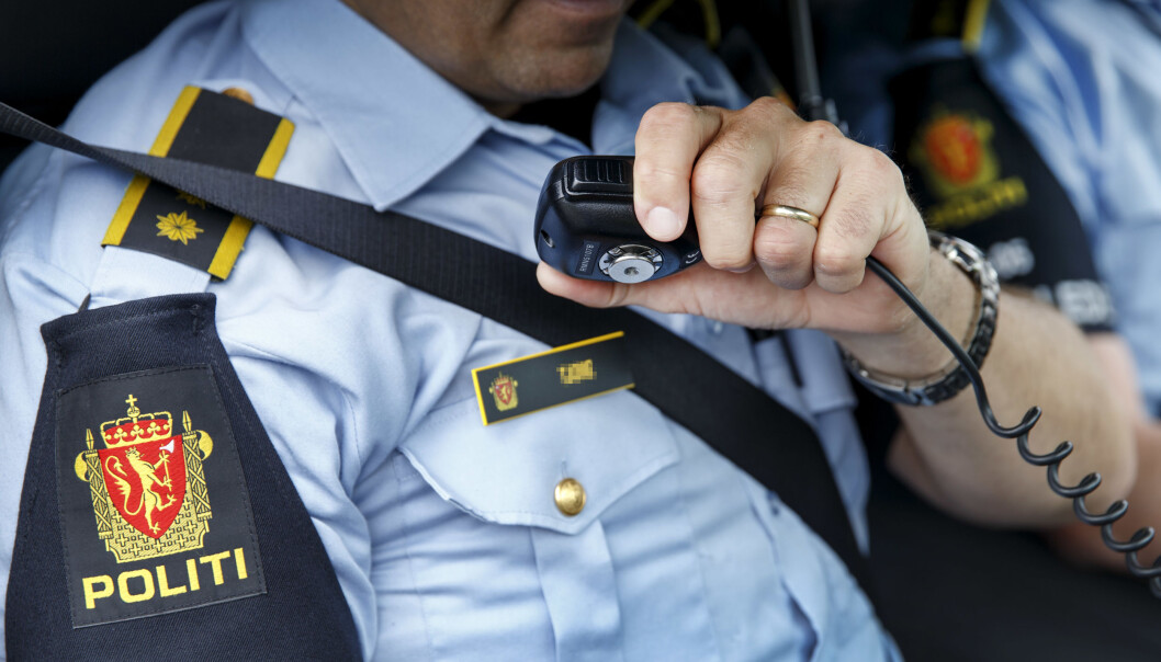 — Bilen som tok fyr i Furuset allé er helt utbrent og vi tror at brannen er påsatt, sier politiet. — Bilen som tok fyr i Furuset allé er helt utbrent og vi tror at brannen er påsatt, sier politiet.