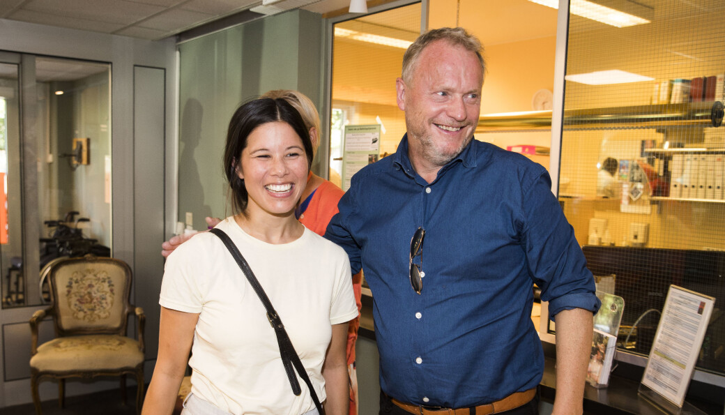 Smil og glede i valgkampen for ett år siden. Lan Marie Berg (MDG) og Raymond Johansen (Ap) besøkte Bekkelagshjemmet og snakket om urbant landbruk. Smil og glede i valgkampen for ett år siden. Lan Marie Berg (MDG) og Raymond Johansen (Ap) besøkte Bekkelagshjemmet og snakket om urbant landbruk.