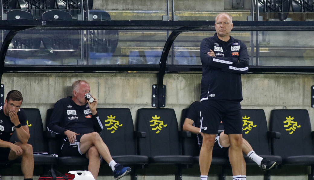 — Vi er et klart bedre fotball-lag enn Start, men taper likevel, sier Dag-Eilev Fagermo. — Vi er et klart bedre fotball-lag enn Start, men taper likevel, sier Dag-Eilev Fagermo.