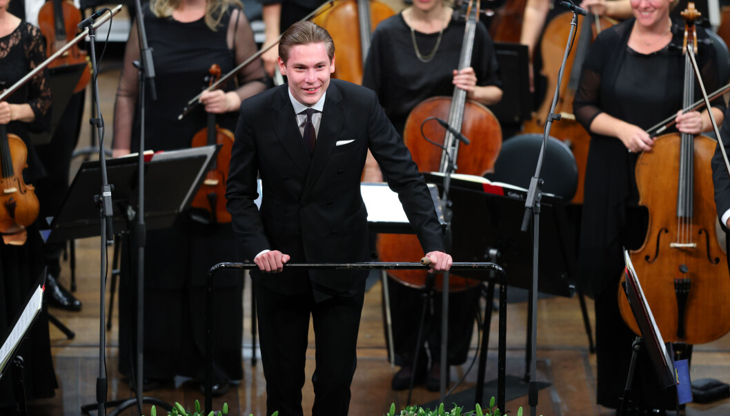 Den unge sjefdirigenten Klaus Mäkelä (24) gledet gjestene under sesongåpningen for Filharmonien i Oslo konserthus. Den unge sjefdirigenten Klaus Mäkelä (24) gledet gjestene under sesongåpningen for Filharmonien i Oslo konserthus.