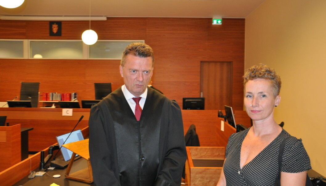 — Skattekortet er jo selve poenget her. Og det har altså lagmannsretten ikke vurdert i særlig grad, sier advokat Brynjulf Risnes (til v.) sammen med Live Glesne Kjølstad i Borgarting lagmannsrett. — Skattekortet er jo selve poenget her. Og det har altså lagmannsretten ikke vurdert i særlig grad, sier advokat Brynjulf Risnes (til v.) sammen med Live Glesne Kjølstad i Borgarting lagmannsrett.
