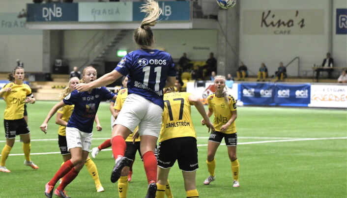 Ingibjörg Sigurdardottir og lagvenninnene hadde god defensiv kontroll lørdag. Ingibjörg Sigurdardottir og lagvenninnene hadde god defensiv kontroll lørdag.