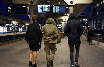En mann pågrepet etter bombetrussel mot Oslo S. All togtrafikk stanset og publikum evakuert