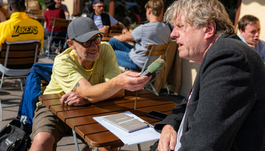 Espen Thoresen (til venstre) og Per Larsen lager podcast om den ukjente poeten Per Larsen