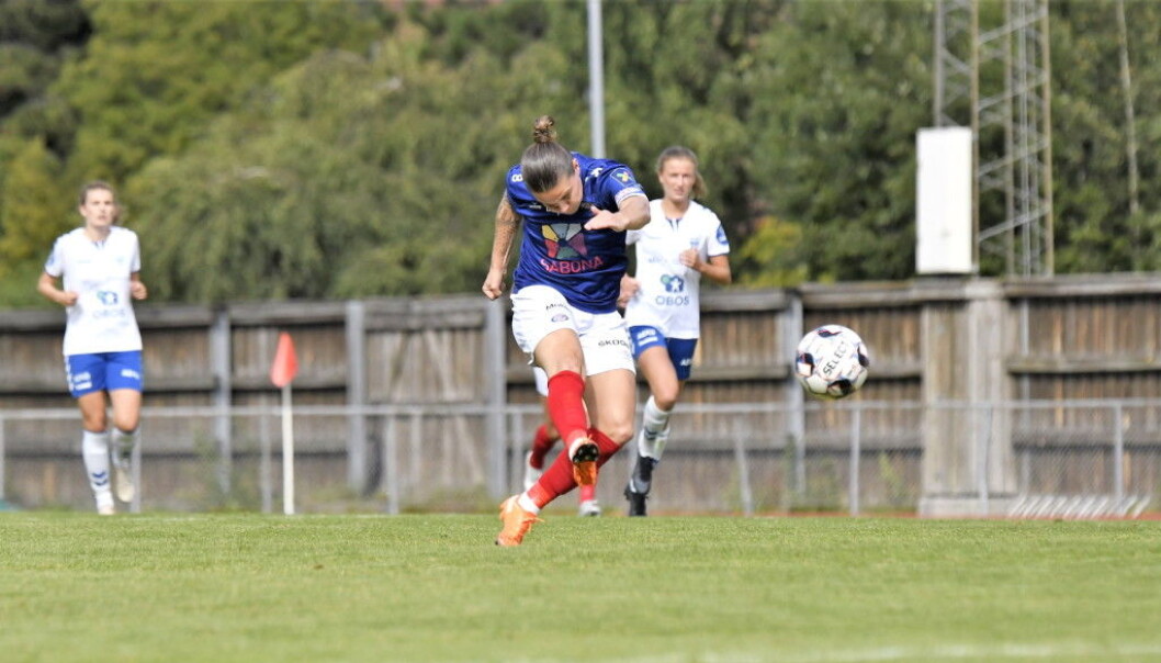 En suser fra Sherida Spitse kunne fort gitt Vålerenga ledelsen i første omgang. En suser fra Sherida Spitse kunne fort gitt Vålerenga ledelsen i første omgang.