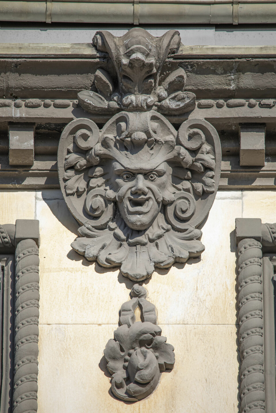En figur som ligner Medusa er også til syne i Karl Johans gate. Foto: Olav Helland
