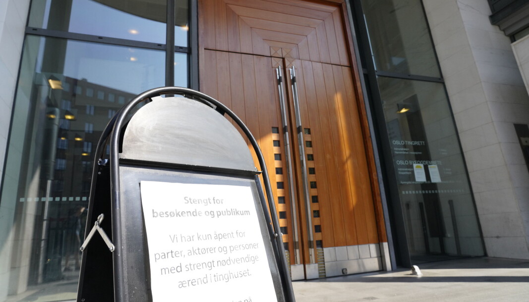 Oslo tingrett mente det handlet om berettiget harme når en mann gikk løs på huseierens bil, motorsykkel og bolig etter å ha blitt overvåket. Oslo tingrett mente det handlet om berettiget harme når en mann gikk løs på huseierens bil, motorsykkel og bolig etter å ha blitt overvåket.