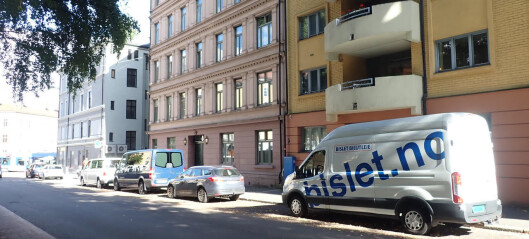 Beboerne på Bislett opplevde at beboerparkeringene deres forsvant til bildeling. Nå står i stedet leiebiler på plassene Beboerne på Bislett opplevde at beboerparkeringene deres forsvant til bildeling. Nå står i stedet leiebiler på plassene