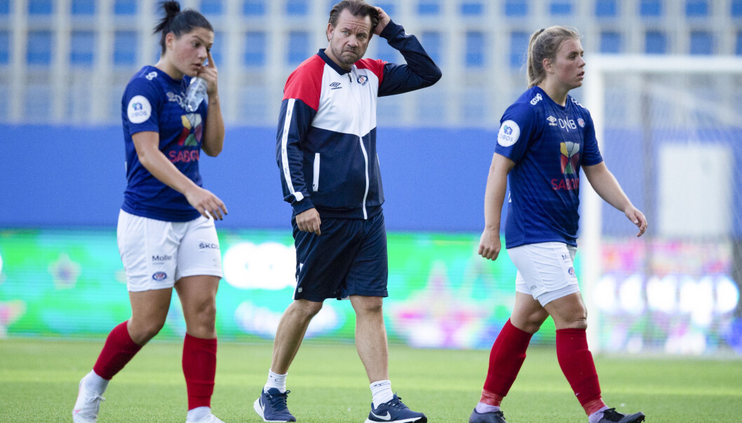 Vålerengas damer og trener Jack Majgaard Jensen gikk glipp av to viktige poeng i kampen om seriegullet etter uavgjort mot Avaldsnes. Vålerengas damer og trener Jack Majgaard Jensen gikk glipp av to viktige poeng i kampen om seriegullet etter uavgjort mot Avaldsnes.