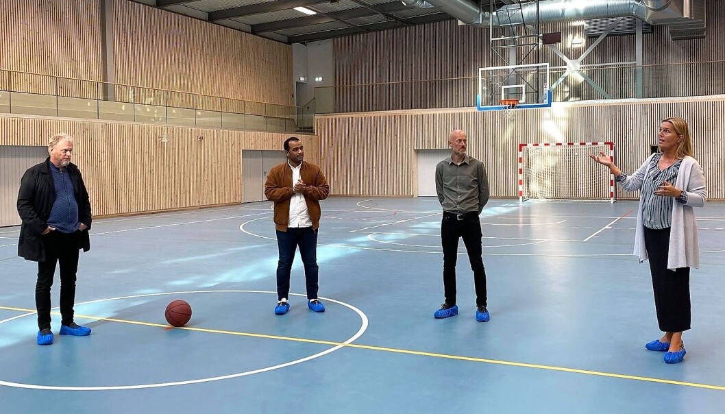 Fra venstre i den nye hallen: byrådsleder Raymond Johansen og, byråd Omar Samy Gamal. Til høyre: avdelingsdirektør i Kultur-
og idrettsbygg, Merete Hoff. Fra venstre i den nye hallen: byrådsleder Raymond Johansen og, byråd Omar Samy Gamal. Til høyre: avdelingsdirektør i Kultur-
og idrettsbygg, Merete Hoff.