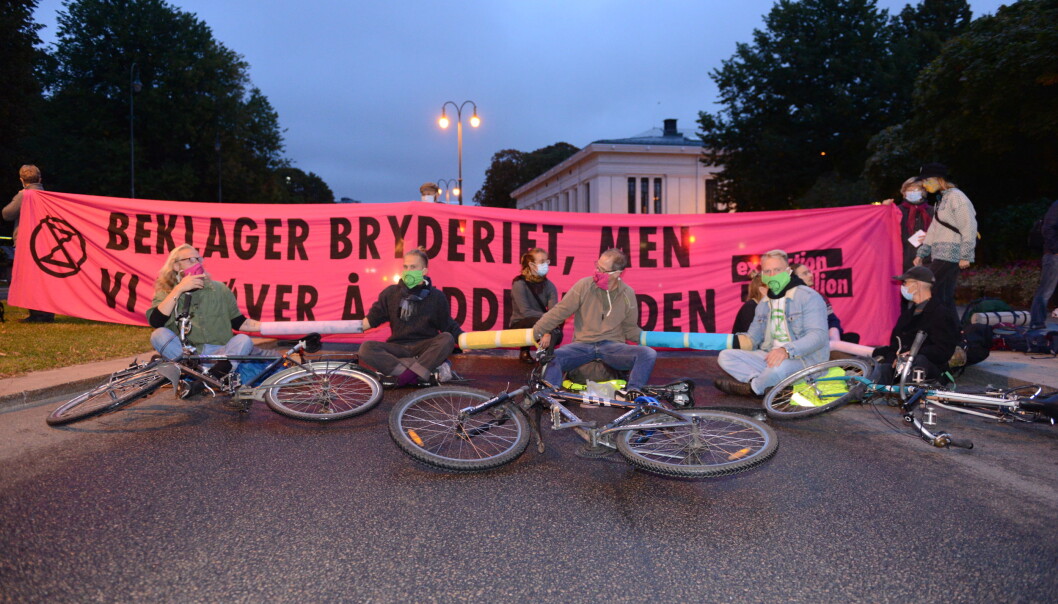 Demonstrasjonen fant sted i krysset Karl Johans gate/Frederiks gate, en trafikkert hovedfartsåre som ligger like nedenfor Slottet. Demonstrasjonen fant sted i krysset Karl Johans gate/Frederiks gate, en trafikkert hovedfartsåre som ligger like nedenfor Slottet.