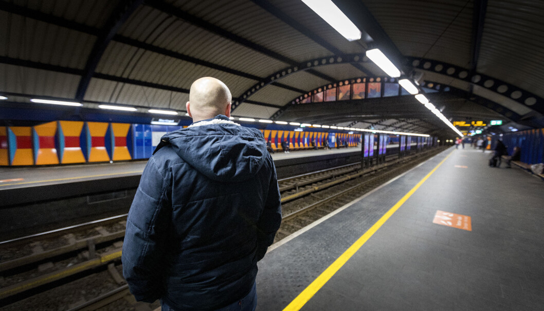 Vær forberedt på å måtte vente hvis du skal ta T-banen. Dårlig vær skaper utfordringer både for kollektiv- og biltrafikk i Oslo. Vær forberedt på å måtte vente hvis du skal ta T-banen. Dårlig vær skaper utfordringer både for kollektiv- og biltrafikk i Oslo.