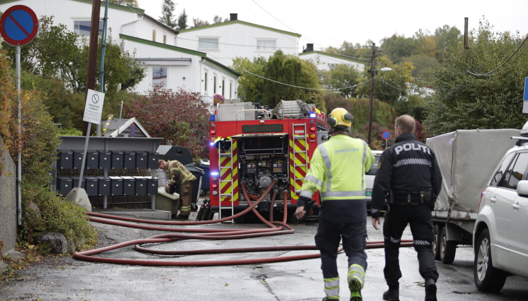 Brannvesenet fikk melding om brann i Grevlingveien rett før klokken 13 lørdag. Brannvesenet fikk melding om brann i Grevlingveien rett før klokken 13 lørdag.
