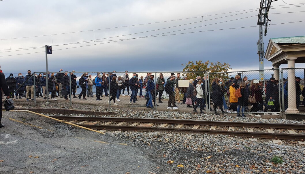 Togkaos på grunn av jordfeil på nettet. Her fra Ljan togstasjon. Togkaos på grunn av jordfeil på nettet. Her fra Ljan togstasjon.