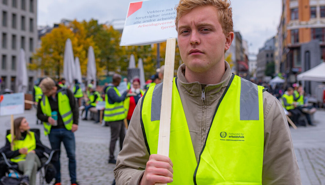 Haakon Melhus (23) jobber som vekter i Securitas, men deltar i sin første streik. Haakon Melhus (23) jobber som vekter i Securitas, men deltar i sin første streik.