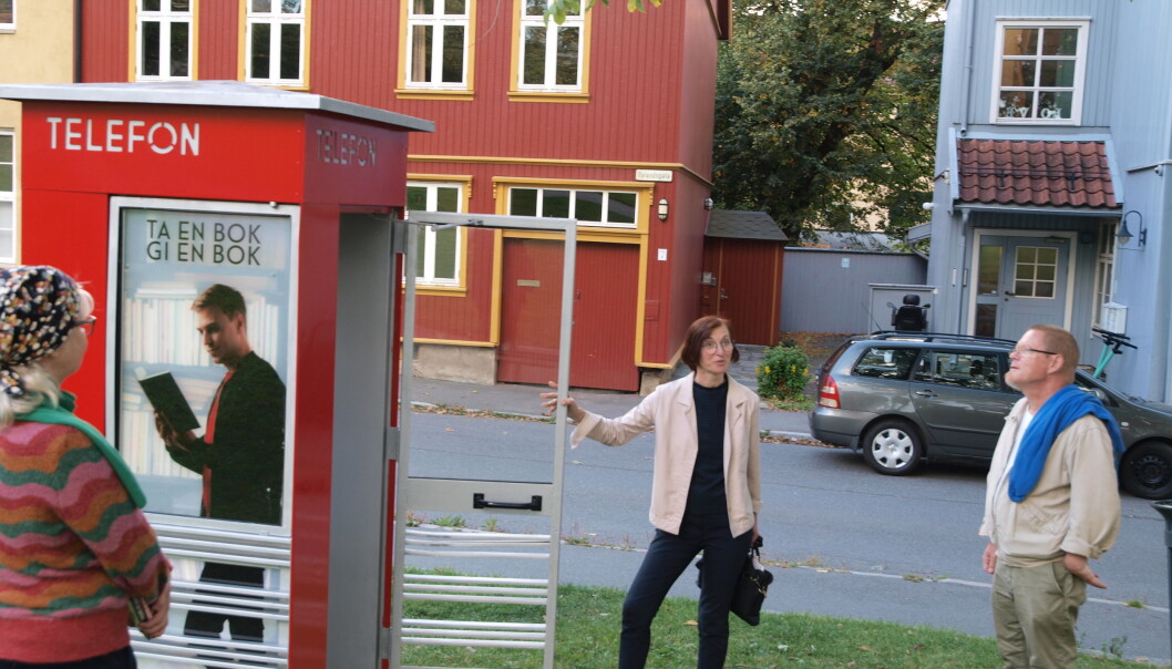 Fadder Corinne Lyche knyttet sitatet av Sigrid Undset til stedet hvor kiosken står. Fadder Corinne Lyche knyttet sitatet av Sigrid Undset til stedet hvor kiosken står.
