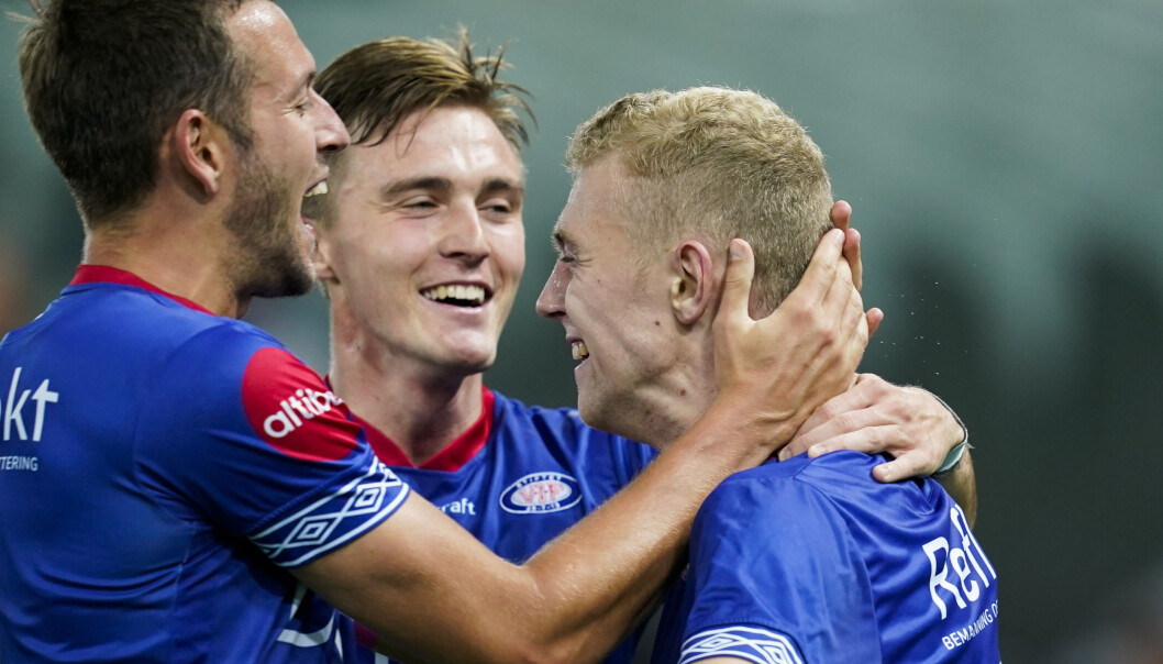Vålerengas Henrik Bjørdal jubler med lagkamerater 2-1 målet under eliteseriekampen i fotball mellom Vålerenga og Mjøndalen på Intility Arena i Oslo. Vålerengas Henrik Bjørdal jubler med lagkamerater 2-1 målet under eliteseriekampen i fotball mellom Vålerenga og Mjøndalen på Intility Arena i Oslo.