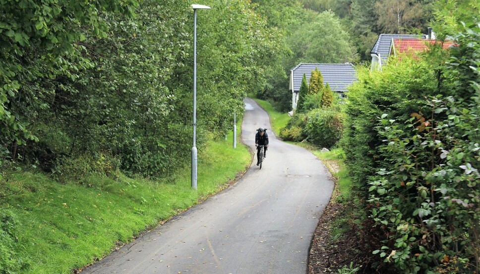 På vei ned mot Skulleruddumpa går sykkelveien langs Dal boligfelt.