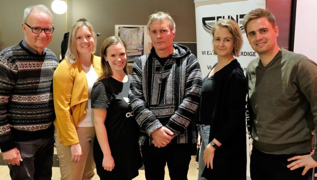 Ett år før valget støttet fem partier Arild Knutsen og Foreningen for human narkitikapolitikk. Fra venstre: Ivar Johansen (SV), Aina Stenersen (Frp), Mari Morken (Ap), Juliane Ferskoug (V) og Eivind Trædal (MDG). Ett år før valget støttet fem partier Arild Knutsen og Foreningen for human narkitikapolitikk. Fra venstre: Ivar Johansen (SV), Aina Stenersen (Frp), Mari Morken (Ap), Juliane Ferskoug (V) og Eivind Trædal (MDG).