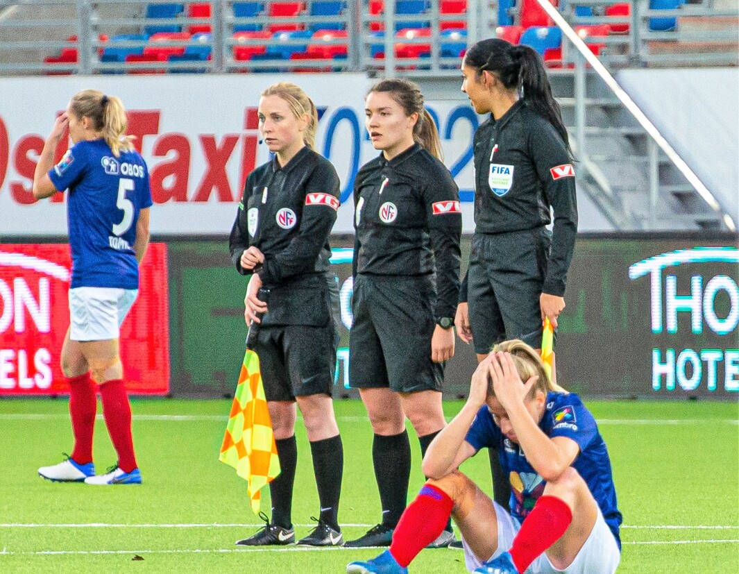 Vålerenga-spillerne depper etter å ha gitt bort poeng mot Rosenborg på overtid søndag. Vålerenga-spillerne depper etter å ha gitt bort poeng mot Rosenborg på overtid søndag.