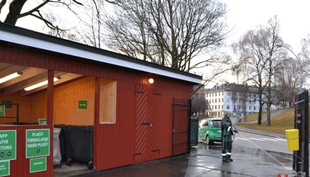 – Levering av avfall er ikke en strengt nødvendig kjøretur akkurat nå, sier Hans Petter Karlsen i Renovasjons- og gjenvinningsetaten. Bildet er fra Kampen gjenbruksstasjon. – Levering av avfall er ikke en strengt nødvendig kjøretur akkurat nå, sier Hans Petter Karlsen i Renovasjons- og gjenvinningsetaten. Bildet er fra Kampen gjenbruksstasjon.