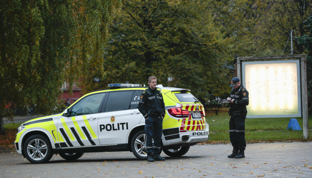 Politiet rykket onsdag formiddag ut til Ullevål sykehus etter at en pasient utagerte og truet ansatte med en jernstang. Ingen personer er skadd.