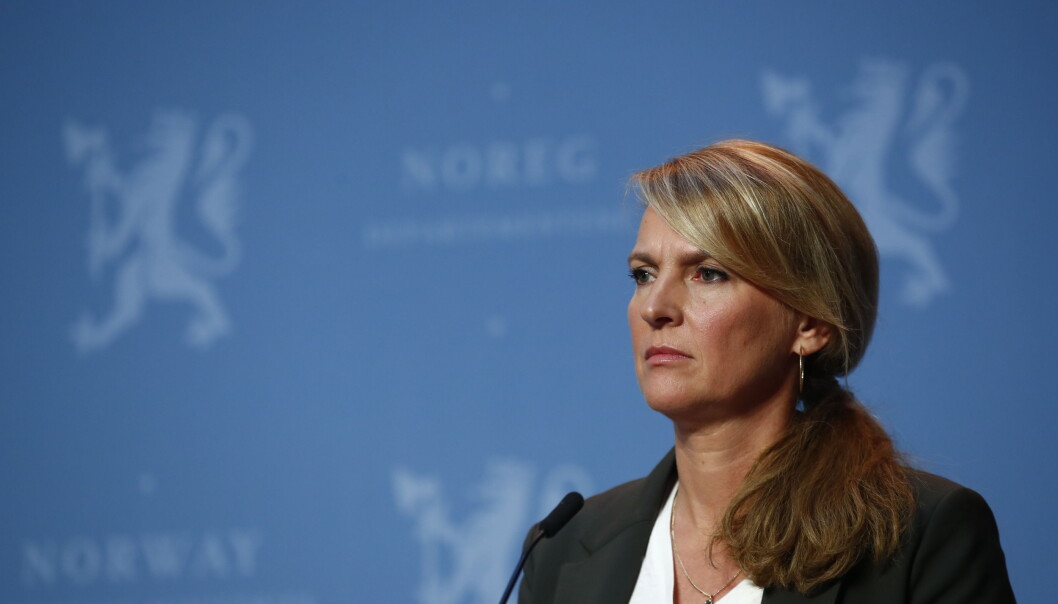 Avdelingsdirektør Line Vold i Folkehelseinstituttet på pressekonferanse om koronasituasjonen. Avdelingsdirektør Line Vold i Folkehelseinstituttet på pressekonferanse om koronasituasjonen.