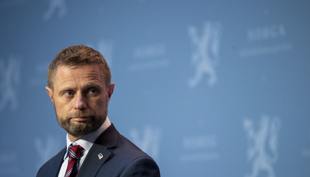 Helse- og omsorgsminister Bent Høie (H) mener smitten i Oslo fremdeles er på et for høyt nivå. Helse- og omsorgsminister Bent Høie (H) mener smitten i Oslo fremdeles er på et for høyt nivå.